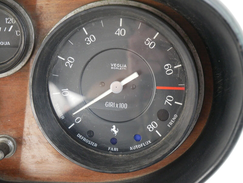 Ferrari 365 GT 2+2 Veglia gauges