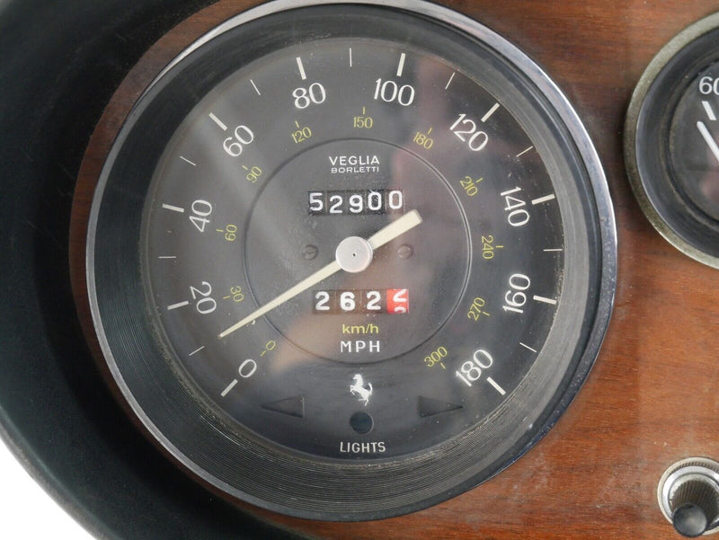 Ferrari 365 GT 2+2 Veglia gauges