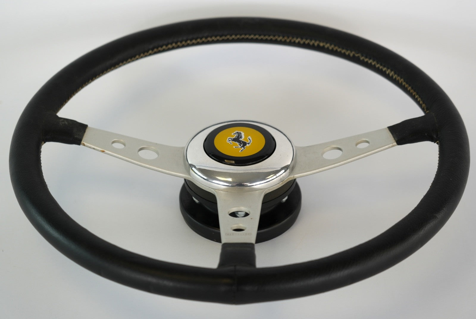 1970-73 Ferrari 365 GTB/4 Daytona MOMO Steering Wheel – 6carb